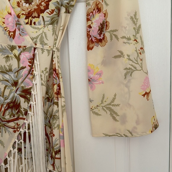 NWT Wrap Dress in Floral Print with Fringe Detail - Picture 7 of 10